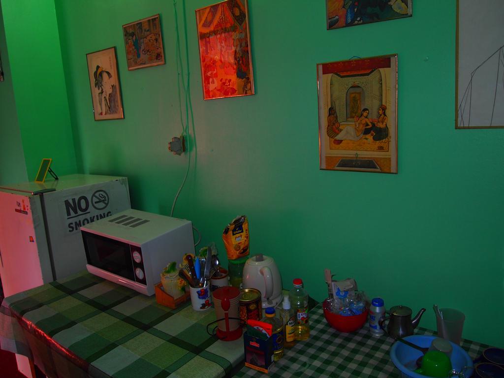 Green Stairs Guest House Тбилиси Екстериор снимка