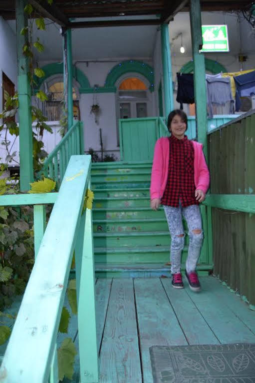 Green Stairs Guest House Тбилиси Екстериор снимка