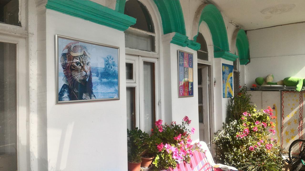 Green Stairs Guest House Тбилиси Екстериор снимка