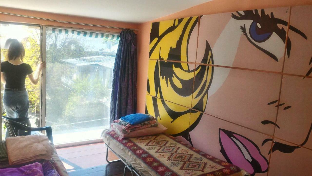 Green Stairs Guest House Тбилиси Екстериор снимка