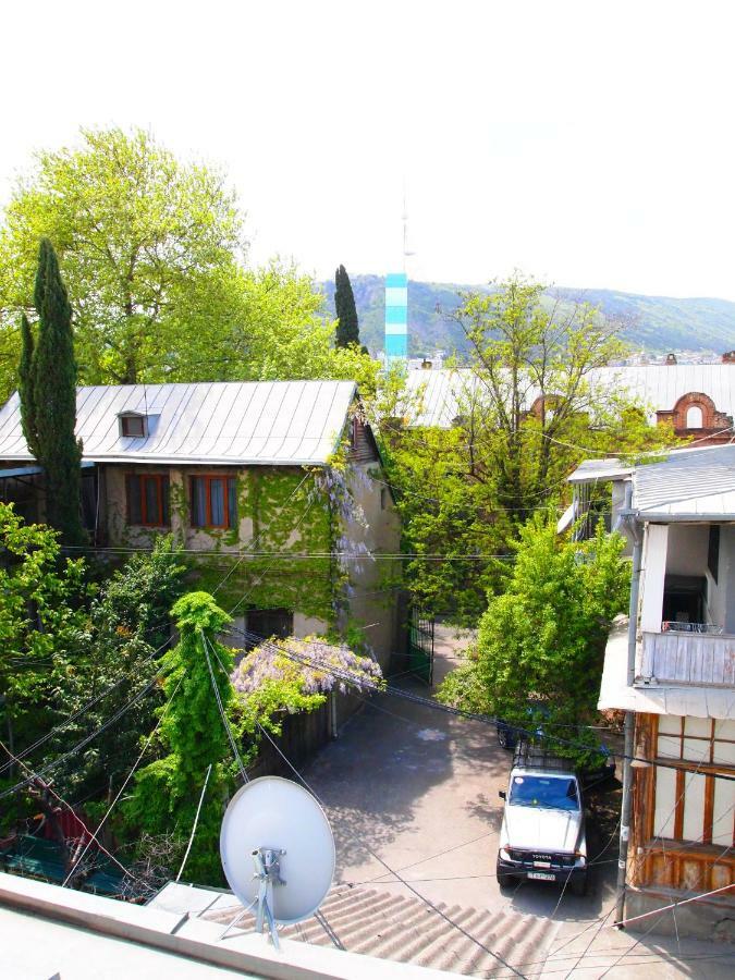 Green Stairs Guest House Тбилиси Екстериор снимка