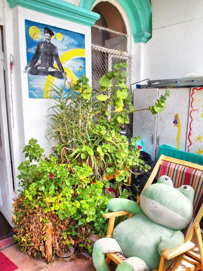 Green Stairs Guest House Тбилиси Екстериор снимка