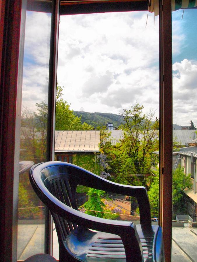 Green Stairs Guest House Тбилиси Екстериор снимка